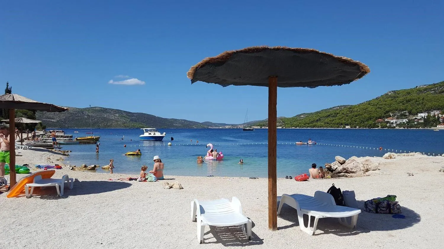 Apartments Snjeska - 20M From Sea Seget Vranjica