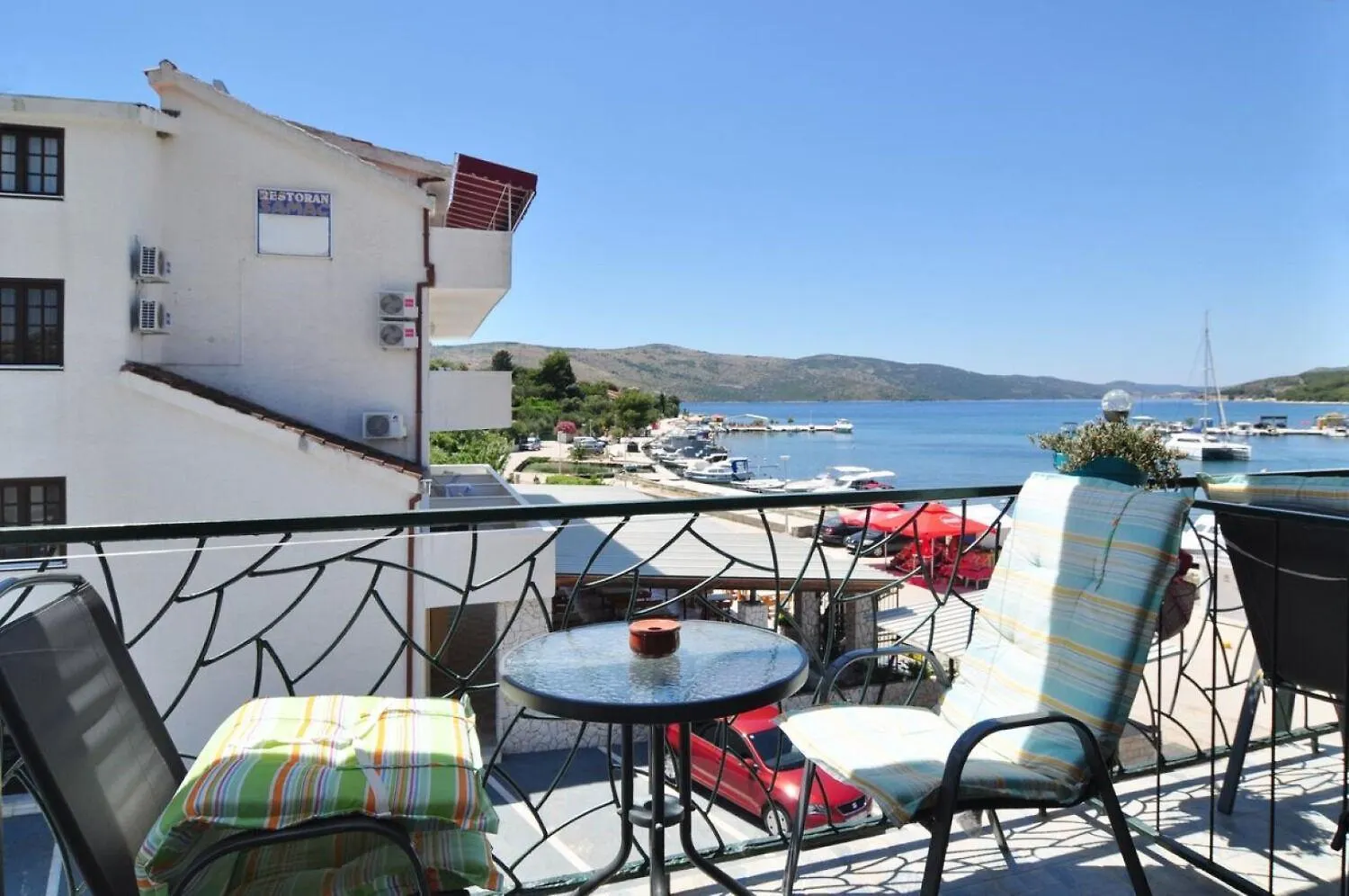 Apartments Snjeska - 20M From Sea Seget Vranjica
