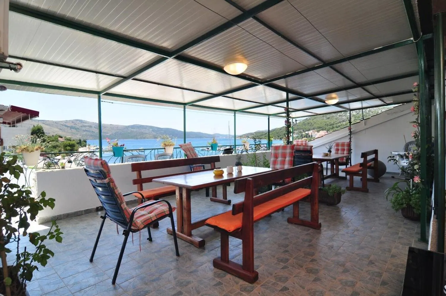 Apartments Snjeska - 20M From Sea Seget Vranjica